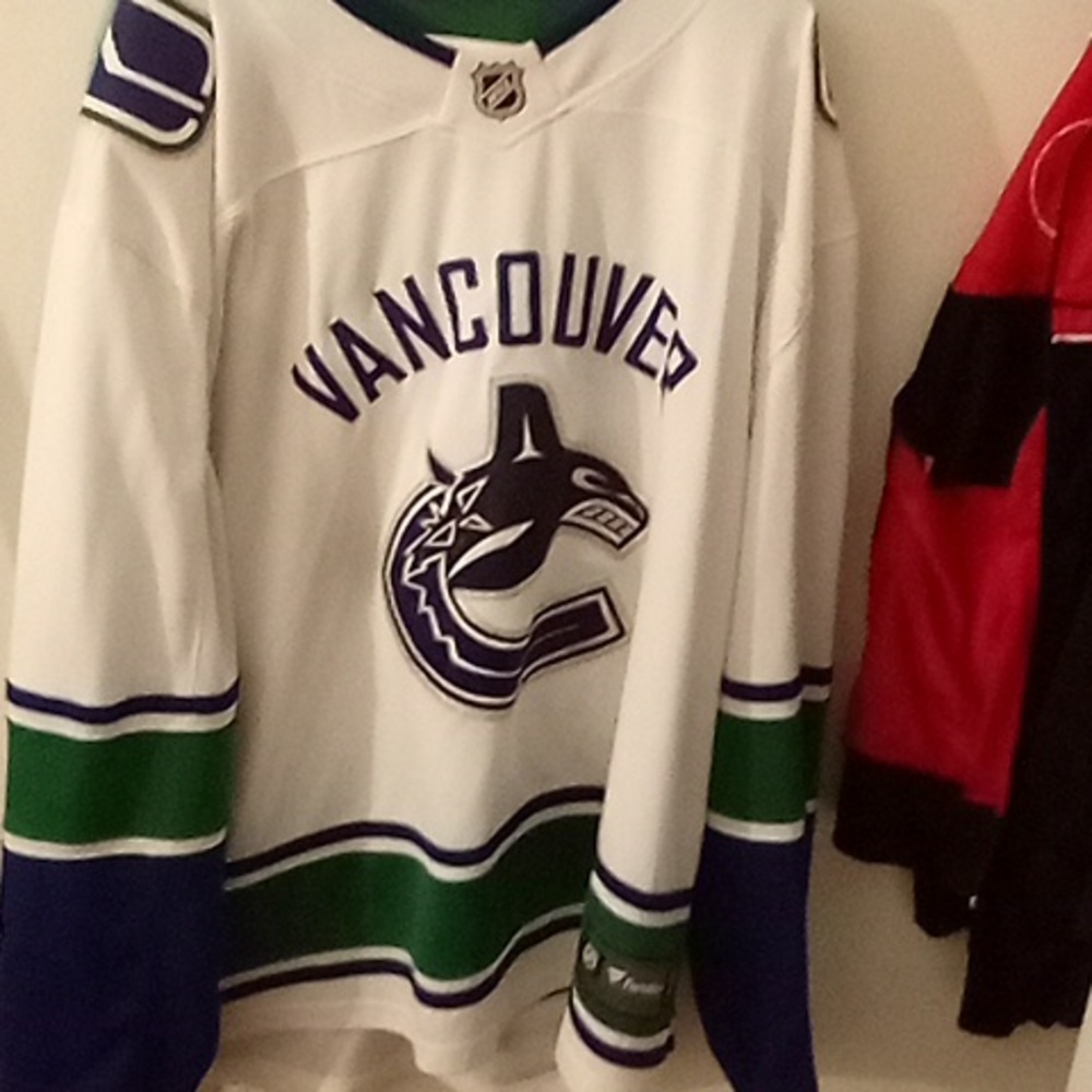 Vancouver Canucks jersey blank brand fanatics color white green blue size 4XL